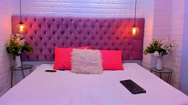 Snapshot of amber_sparkle chatting on 09-22-25, 12:33 amber sparkle online show from 09-22-25, 12:33