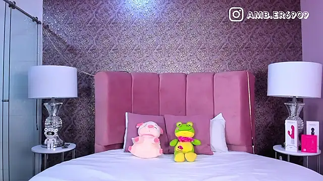 Snapshot of amber_sparkle chatting on 03-27-26, 12:39 amber sparkle online show from 03-27-26, 12:39