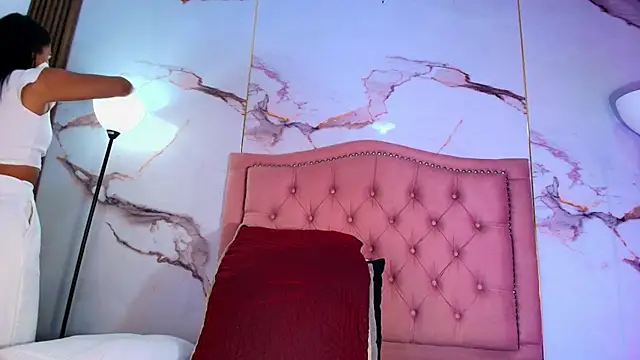 AlyaThompson online show from 05-24-26, 04:12