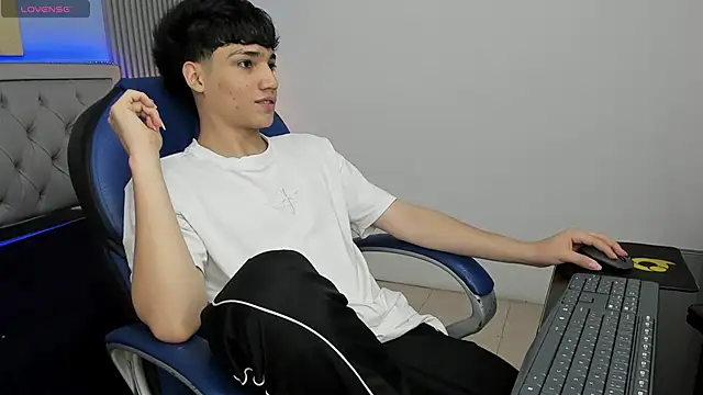 SamBlack  online show from 05-20-26, 12:24