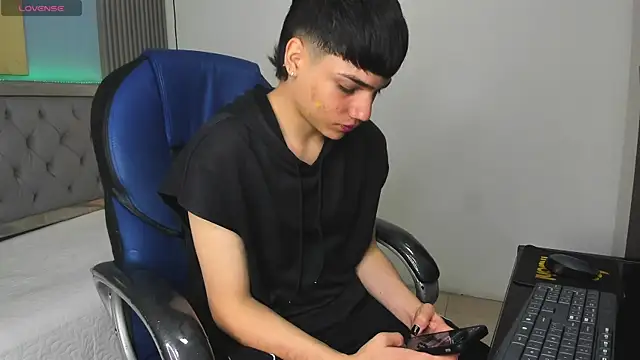 Snapshot of SamBlack_ chatting on 07-03-26, 01:17 SamBlack online show from 07-03-26, 01:17