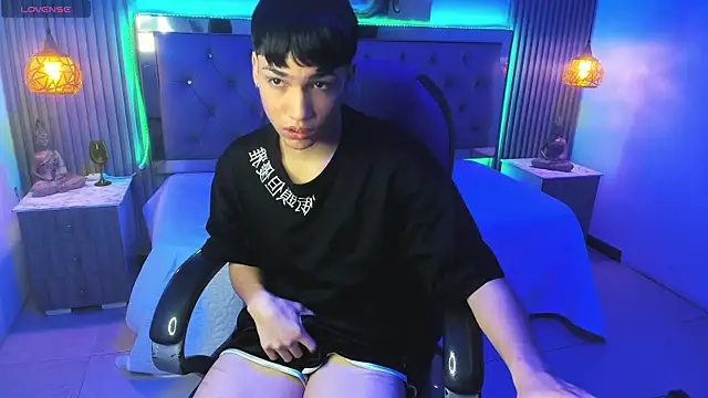 Snapshot of SamBlack_ chatting on 06-25-26, 12:54 SamBlack online show from 06-25-26, 12:54