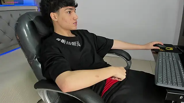 SamBlack  online show from 05-26-26, 12:47