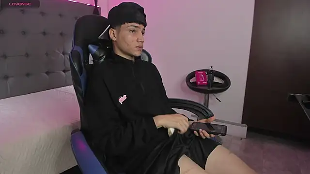 SamBlack  online show from 04-10-26, 01:07