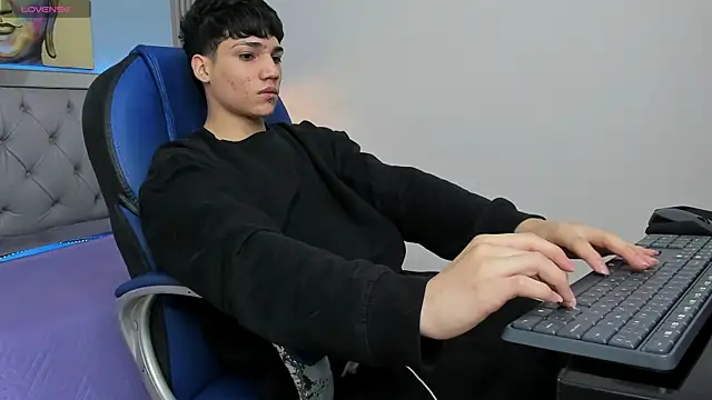 SamBlack  online show from 04-25-26, 01:36
