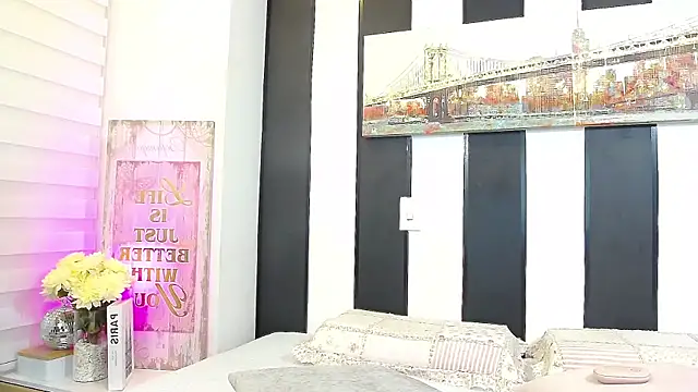 ParisRoux online show from 09-27-25, 01:28