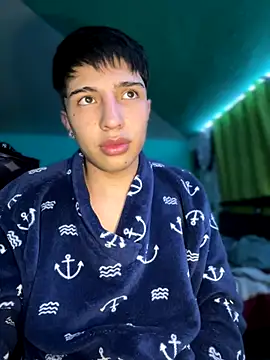 Snapshot of pabonsito chatting on 09-24-25, 02:18 pabonsito online show from 09-24-25, 02:18