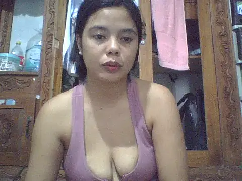 Snapshot of sweet_heaven00 chatting on 03-26-26, 01:48 sweet heaven00 online show from 03-26-26, 01:48