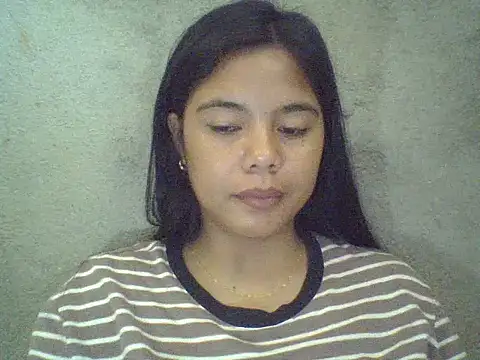 Snapshot of sweet_heaven00 chatting on 05-18-26, 01:39 sweet heaven00 online show from 05-18-26, 01:39