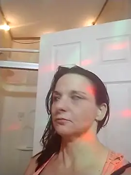 Snapshot of BonnienClyde5421 chatting on 02-07-26, 05:04 BonnienClyde5421 online show from 02-07-26, 05:04