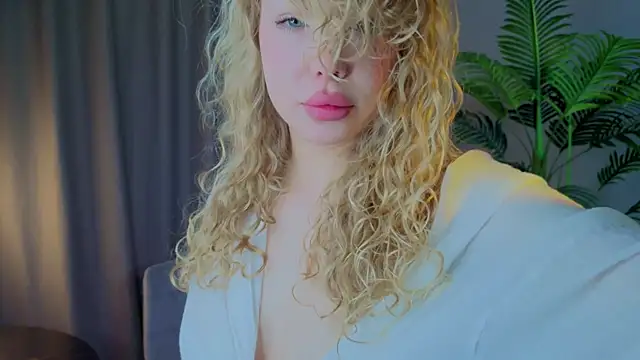 emilyshepar d online show from 10-31-25, 02:19