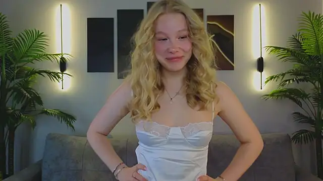 Snapshot of emilyshepar_d chatting on 10-01-25, 02:06 emilyshepar d online show from 10-01-25, 02:06