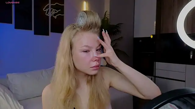 emilyshepar d online show from 06-04-26, 03:00