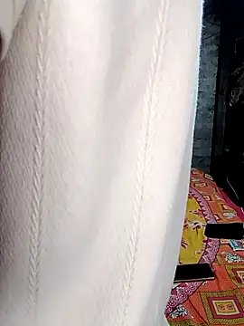 RAYI Queen 4 online show from 09-28-25, 12:01