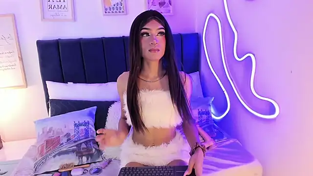 Hanna Deluxe online show from 10-25-25, 04:07