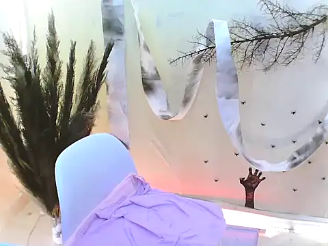 Snapshot of RoseLoverrr chatting on 10-29-25, 03:05 RoseLoverrr online show from 10-29-25, 03:05