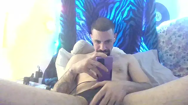 Snapshot of MartyTheSmarty chatting on 02-13-26, 04:40 MartyTheSmarty online show from 02-13-26, 04:40