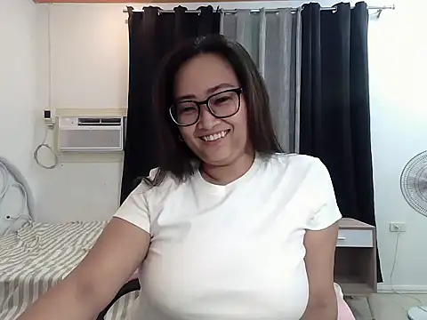 Snapshot of Wetmedaddyxxx chatting on 06-13-26, 12:47 Wetmedaddyxxx online show from 06-13-26, 12:47