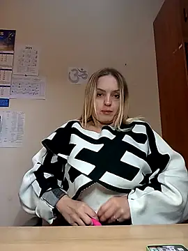 Ami Foxy online show from 10-31-25, 10:56