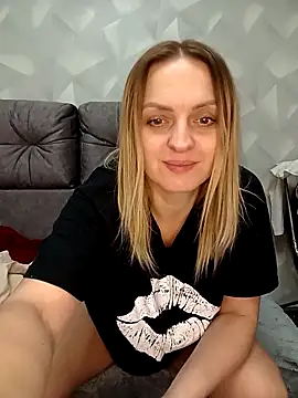 Ami Foxy online show from 12-22-25, 04:29