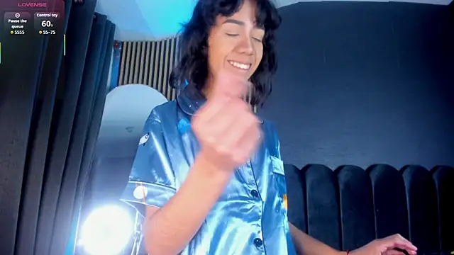 Gina 77 online show from 11-20-25, 12:28