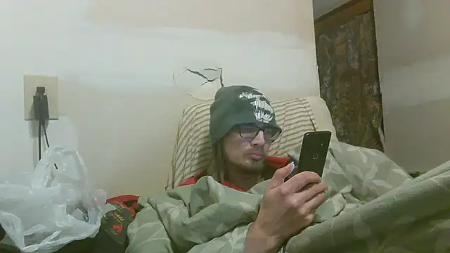 Snapshot of dandonn chatting on 02-13-26, 10:26 dandonn online show from 02-13-26, 10:26