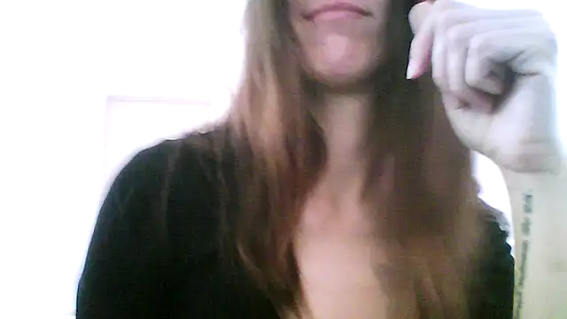 Snapshot of sweetsinxxx chatting on 10-14-25, 05:35 sweetsinxxx online show from 10-14-25, 05:35