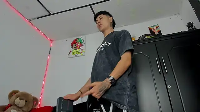 Mateo Escobar online show from 11-02-25, 08:03