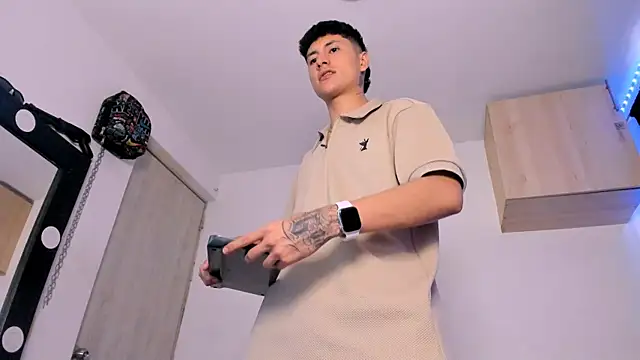 Mateo Escobar online show from 09-15-25, 08:31