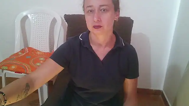 Milf Valeria online show from 05-27-26, 03:52