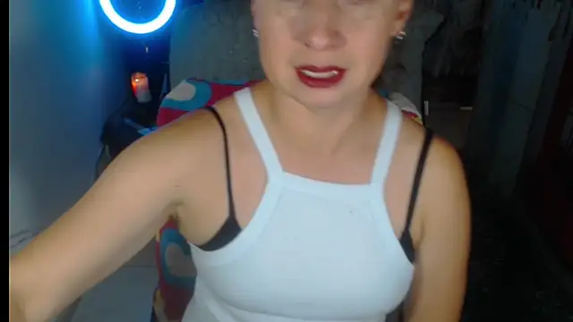 Milf Valeria online show from 10-24-25, 03:11