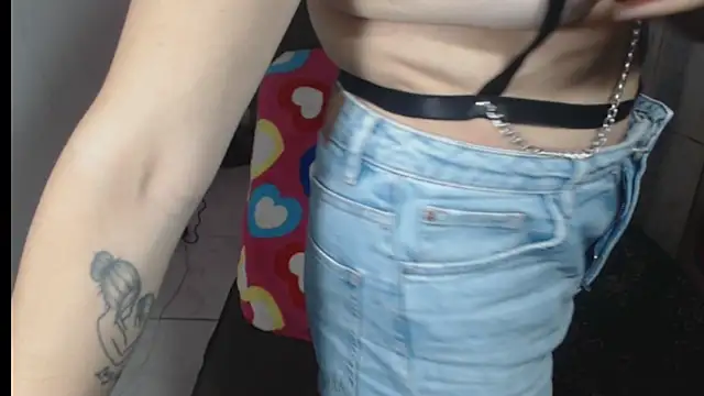 Milf Valeria online show from 12-19-25, 06:10