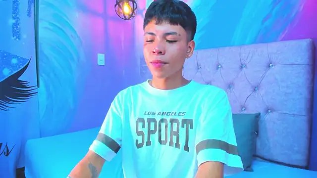 MaxiWildd online show from 05-07-26, 01:14