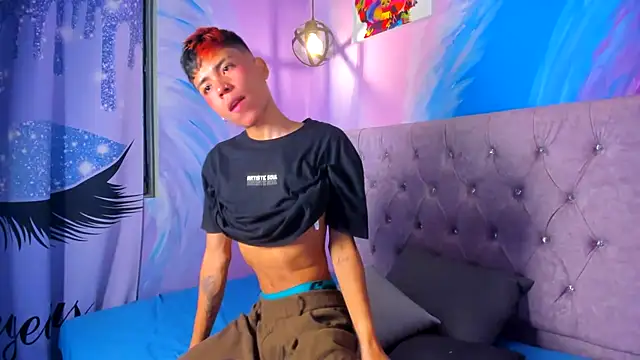 MaxiWildd online show from 10-24-25, 01:10