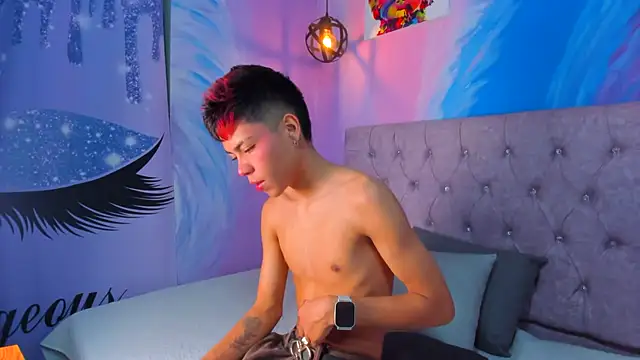 MaxiWildd online show from 11-14-25, 02:10