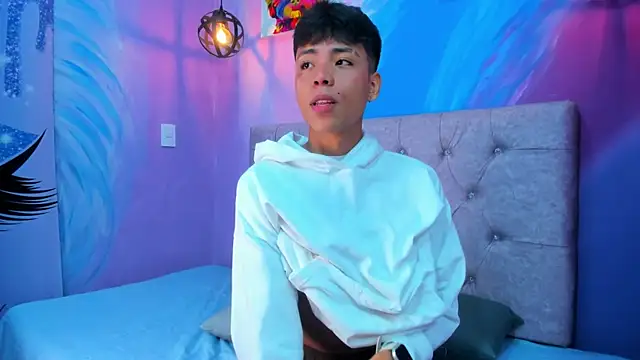 MaxiWildd online show from 03-24-26, 01:00