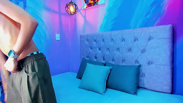 MaxiWildd online show from 04-13-26, 01:15