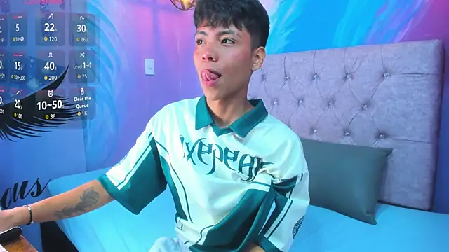 MaxiWildd online show from 03-30-26, 06:42