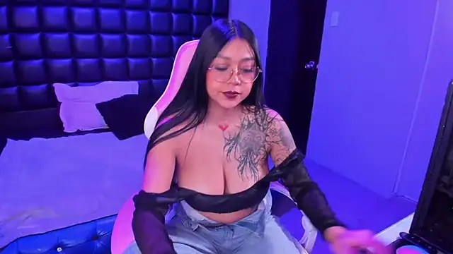 Keyla Cutte online show from 10-31-25, 03:14