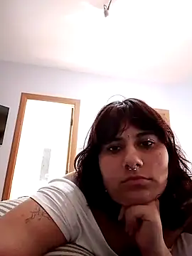 Snapshot of tutermitoa chatting on 10-15-25, 04:11 tutermitoa online show from 10-15-25, 04:11