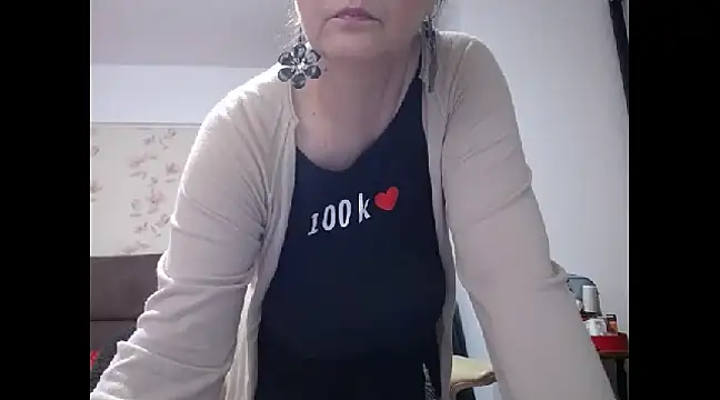 Snapshot of Mary_x chatting on 03-19-25, 10:00 Mary x online show from 03-19-25, 10:00