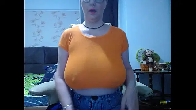 Snapshot of Mary_x chatting on 06-17-26, 03:17 Mary x online show from 06-17-26, 03:17
