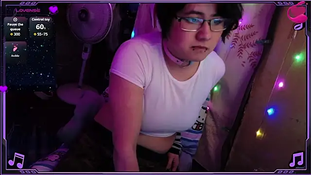 Ftm Bunny online show from 04-19-26, 01:23