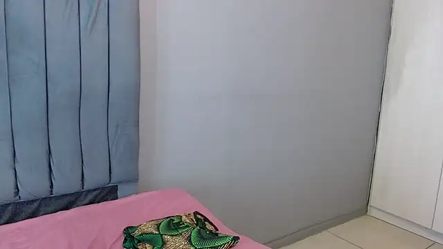 ChubbyBuddyxXx online show from 04-13-26, 04:33