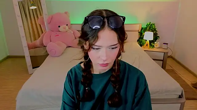 Adetta online show from 11-16-25, 10:09