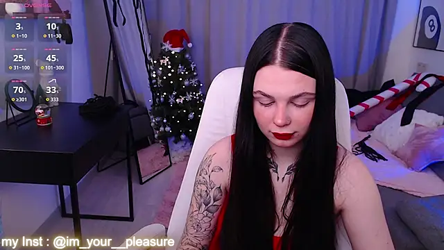 Michela Fruet online show from 12-18-25, 01:11