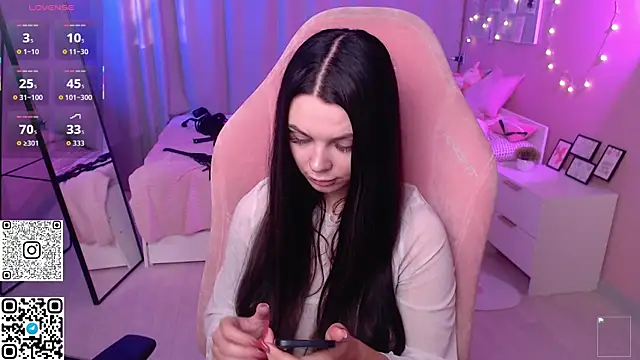 Snapshot of Michela_Fruet chatting on 05-04-26, 01:09 Michela Fruet online show from 05-04-26, 01:09