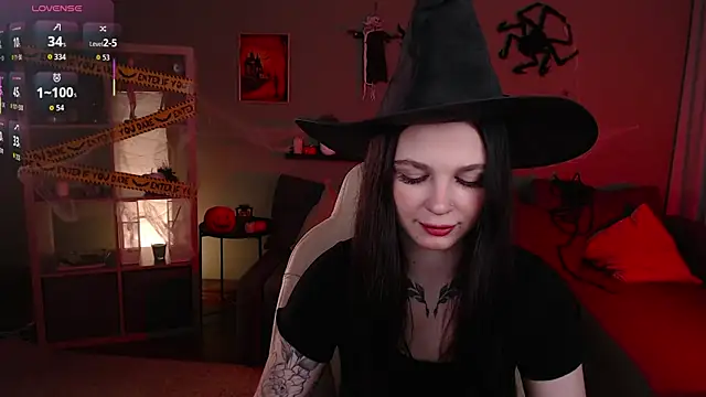 Michela Fruet online show from 10-24-25, 01:04