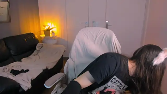 SilverMuse online show from 04-09-26, 01:18