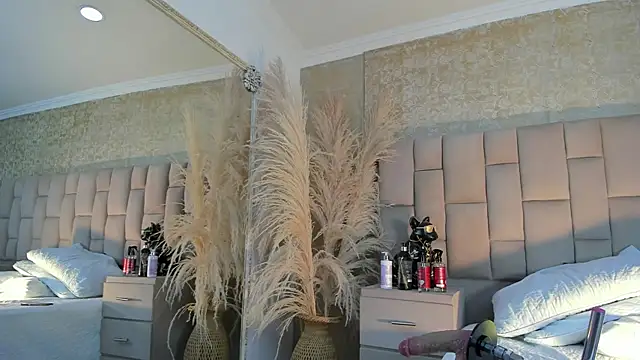 AmbarFoxx  online show from 12-04-25, 10:31